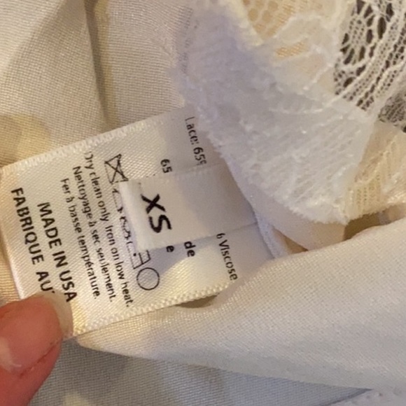 🌺Xs Are You Am I Anabela Silk with Lace Trim Cami Top - Picture 5 of 7